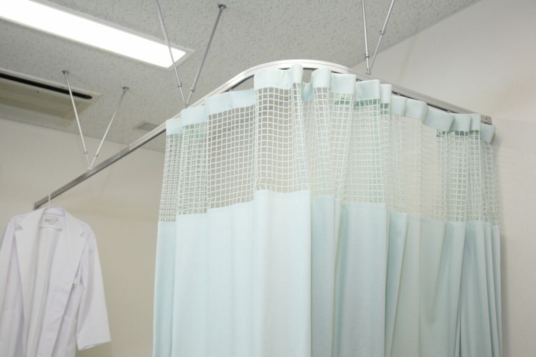 大阪で選ばれるワイヤー矯正の最新事情と理想の歯科矯正医院選びのポイント